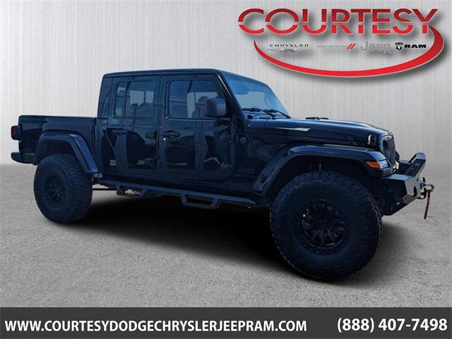 new 2025 Jeep Gladiator car, priced at $52,380