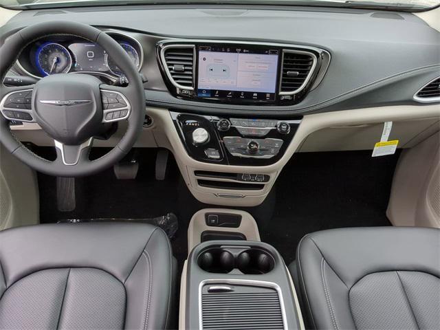 new 2024 Chrysler Pacifica car, priced at $43,094