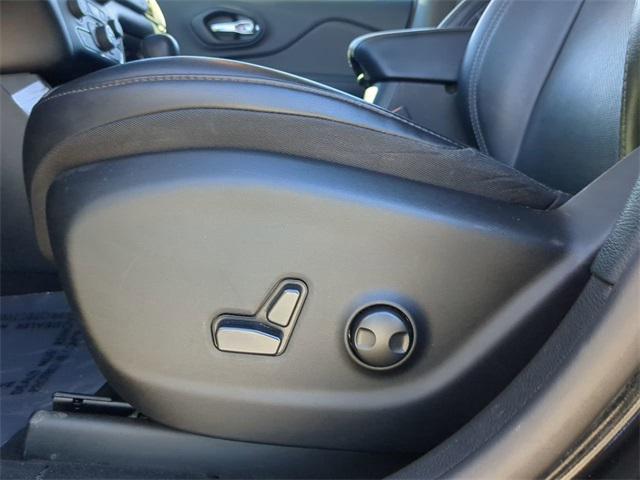 used 2023 Jeep Cherokee car, priced at $23,467