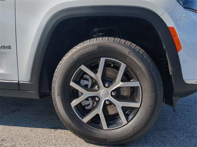 new 2025 Jeep Grand Cherokee L car, priced at $49,182