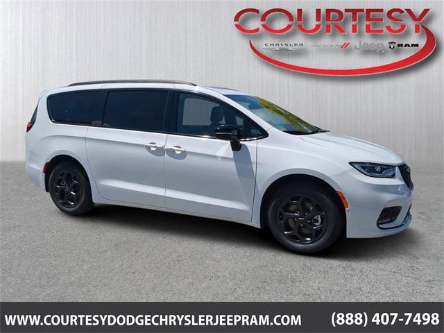 new 2024 Chrysler Pacifica Hybrid car, priced at $56,951