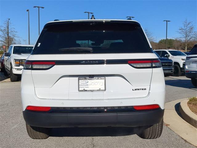 new 2025 Jeep Grand Cherokee car, priced at $46,390
