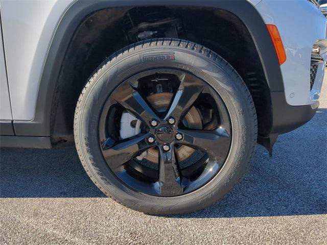 new 2025 Jeep Grand Cherokee car, priced at $46,390