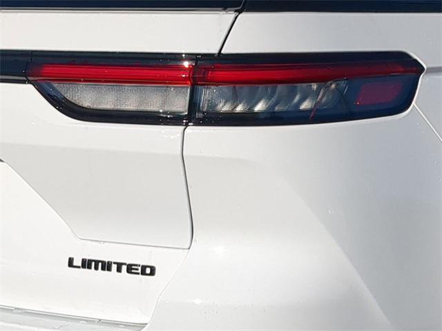 new 2025 Jeep Grand Cherokee car, priced at $46,390