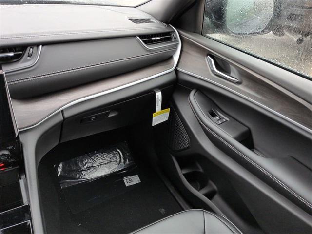 new 2025 Jeep Grand Cherokee L car, priced at $47,928