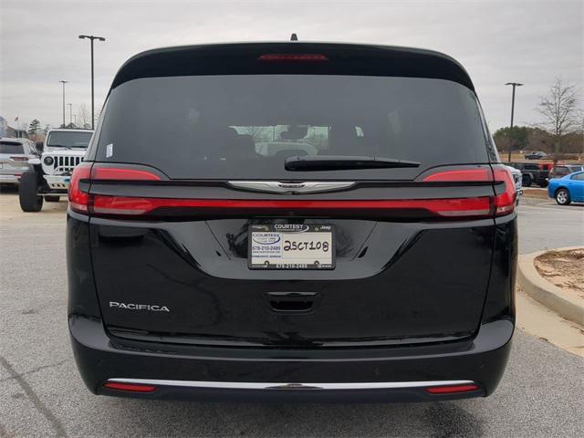 new 2025 Chrysler Pacifica car, priced at $40,262