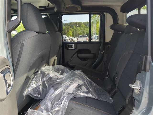 new 2025 Jeep Gladiator car, priced at $43,178