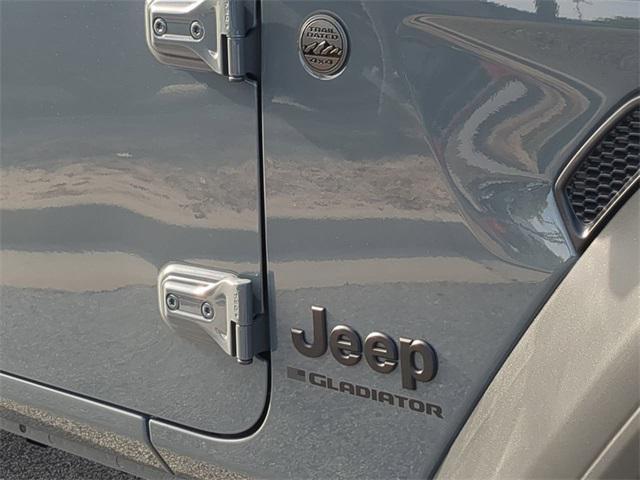 new 2025 Jeep Gladiator car, priced at $43,178