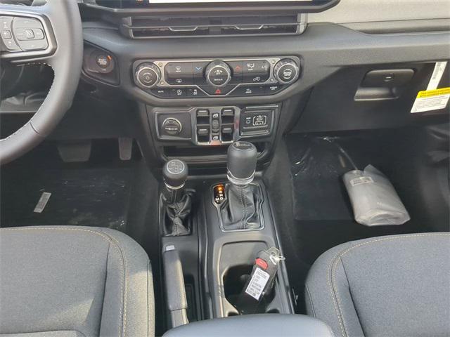 new 2025 Jeep Gladiator car, priced at $43,178