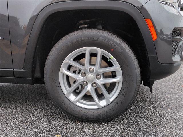 new 2025 Jeep Grand Cherokee car, priced at $35,976