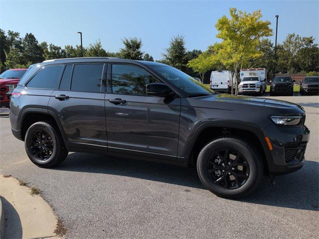 new 2025 Jeep Grand Cherokee car, priced at $40,619