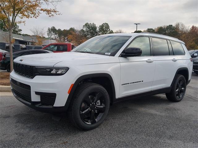 new 2025 Jeep Grand Cherokee L car, priced at $42,225