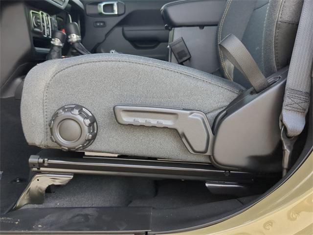 new 2025 Jeep Gladiator car, priced at $43,178