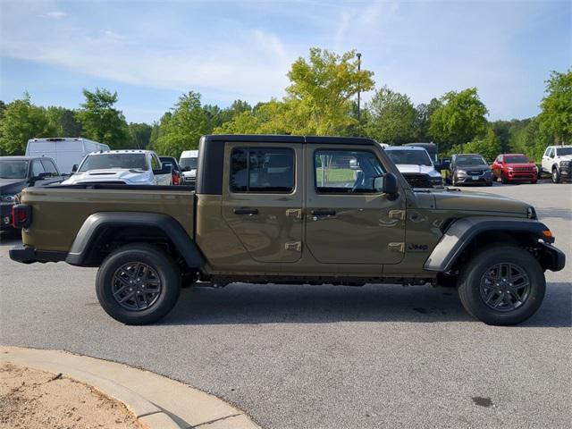 new 2025 Jeep Gladiator car, priced at $43,178