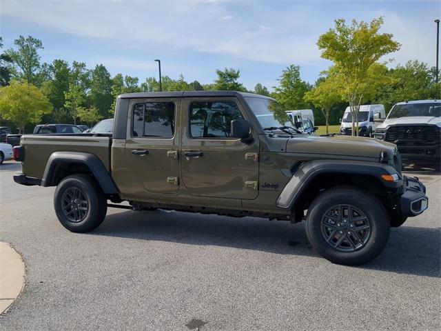 new 2025 Jeep Gladiator car, priced at $43,178