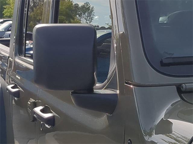 new 2025 Jeep Gladiator car, priced at $43,178