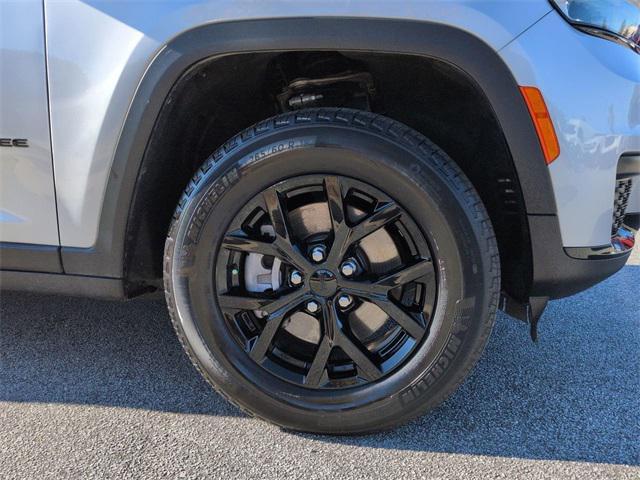 used 2024 Jeep Grand Cherokee L car, priced at $32,955
