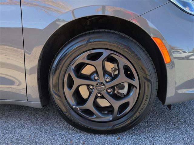 used 2023 Chrysler Pacifica Hybrid car, priced at $31,988