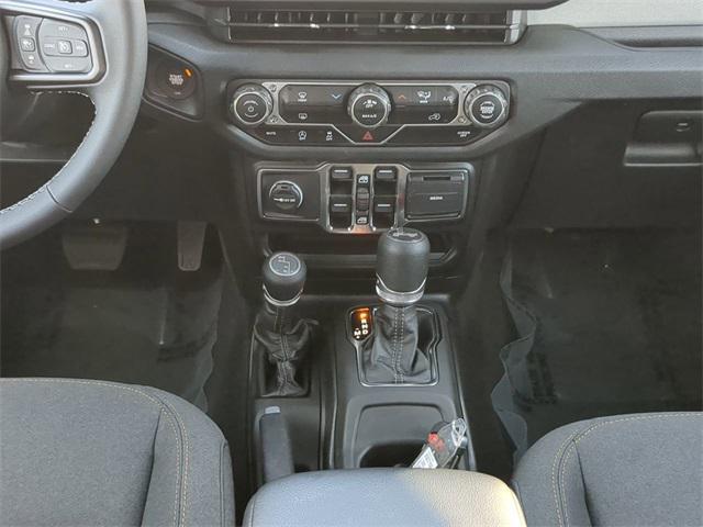 new 2025 Jeep Wrangler car, priced at $48,091