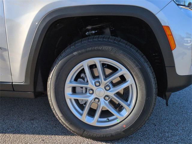 new 2025 Jeep Grand Cherokee car, priced at $35,976