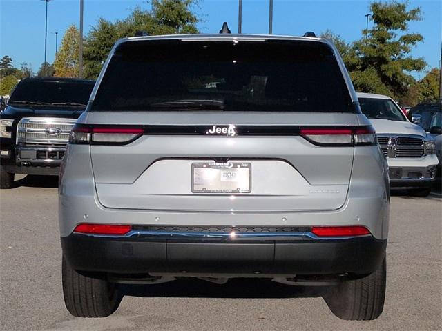 new 2025 Jeep Grand Cherokee car, priced at $35,976
