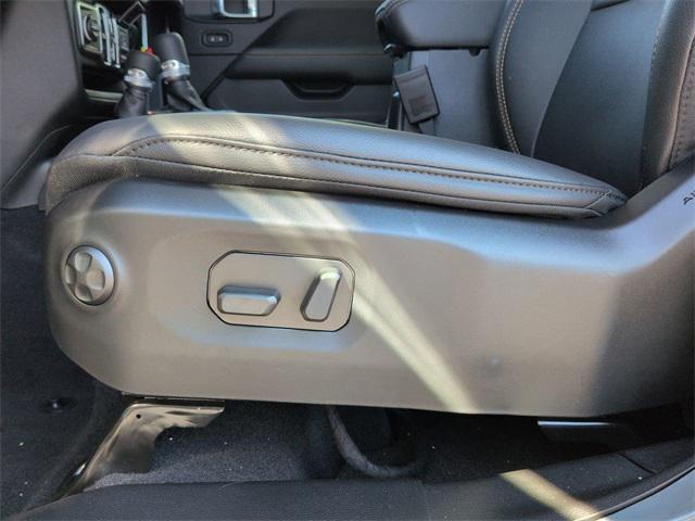 new 2025 Jeep Gladiator car, priced at $45,829