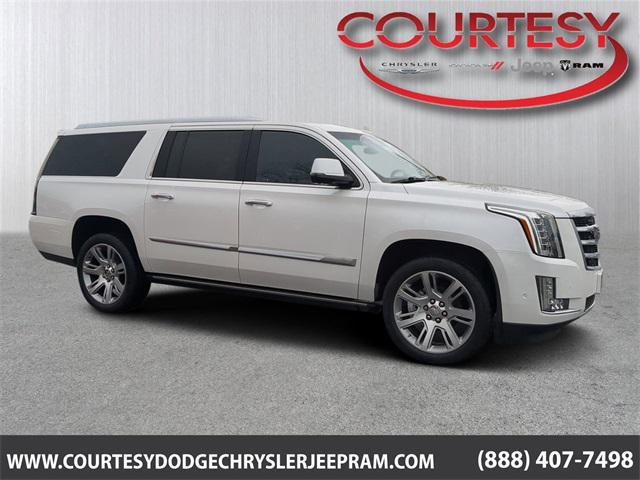 used 2019 Cadillac Escalade ESV car, priced at $31,959