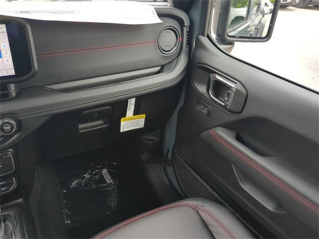 new 2025 Jeep Gladiator car, priced at $49,940