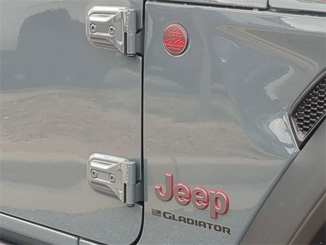 new 2025 Jeep Gladiator car, priced at $49,940