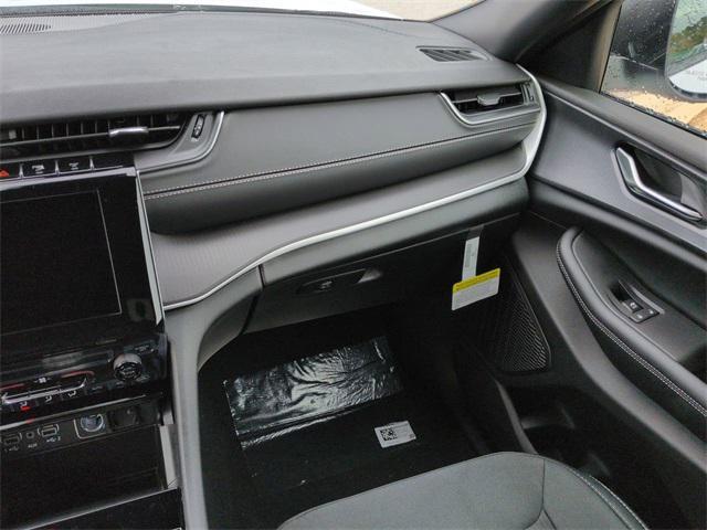 new 2025 Jeep Grand Cherokee car, priced at $35,440