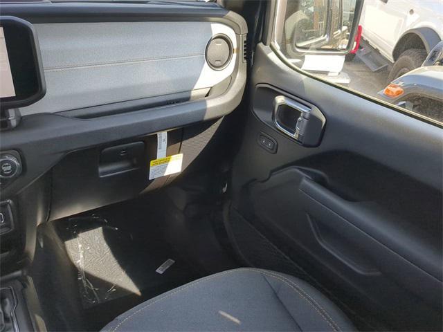 new 2025 Jeep Gladiator car, priced at $40,823