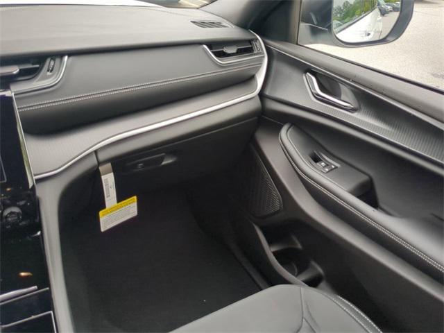new 2025 Jeep Grand Cherokee car, priced at $36,713