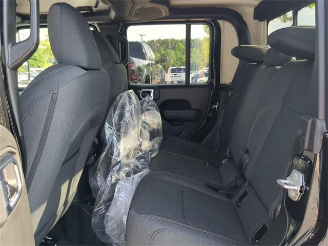 new 2025 Jeep Gladiator car, priced at $43,178
