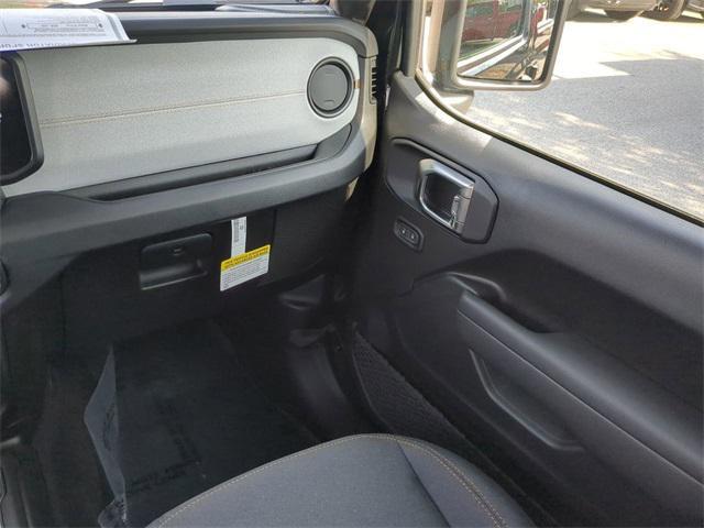 new 2025 Jeep Gladiator car, priced at $43,178