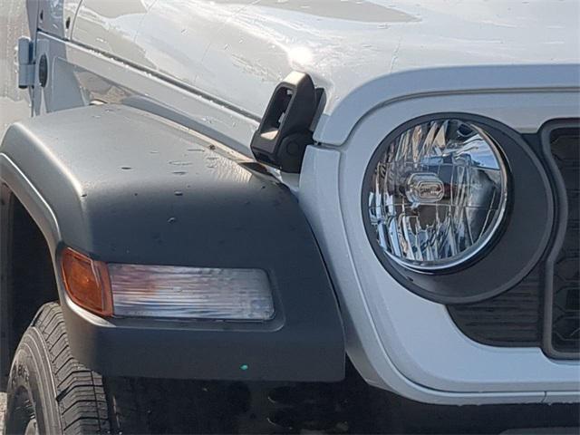 new 2025 Jeep Gladiator car, priced at $42,583