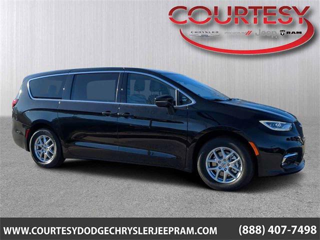 new 2025 Chrysler Pacifica car, priced at $38,615