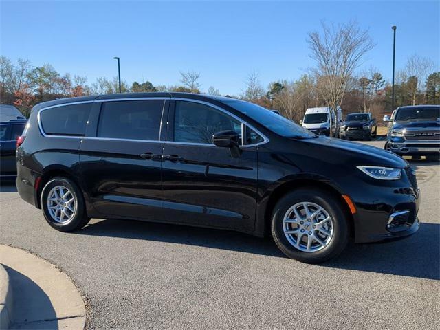 new 2025 Chrysler Pacifica car, priced at $38,615