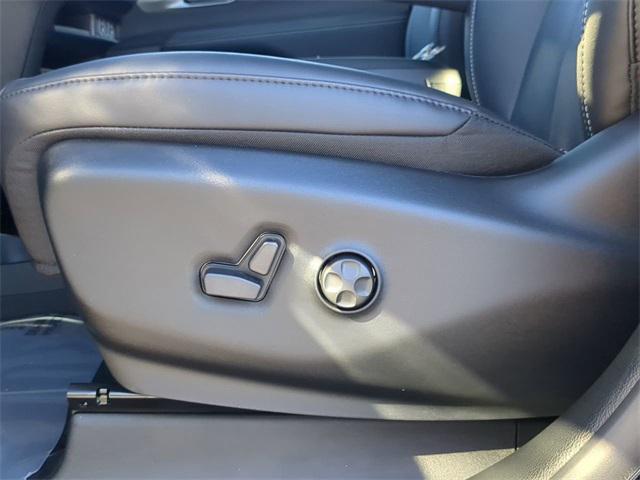 new 2025 Chrysler Pacifica car, priced at $38,615