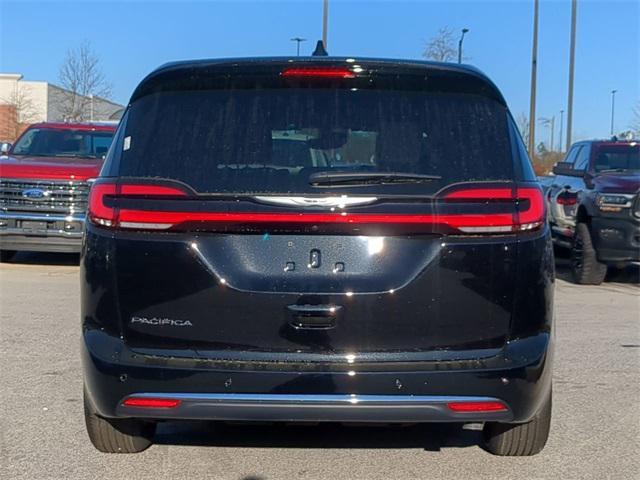 new 2025 Chrysler Pacifica car, priced at $38,615
