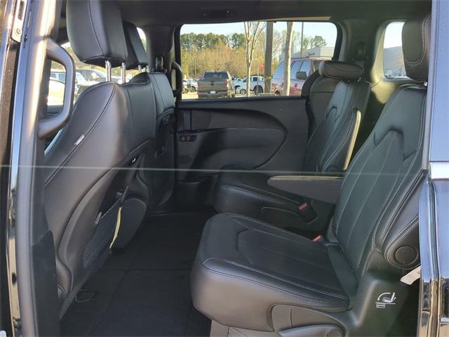 new 2025 Chrysler Pacifica car, priced at $38,615