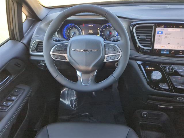 new 2025 Chrysler Pacifica car, priced at $38,615