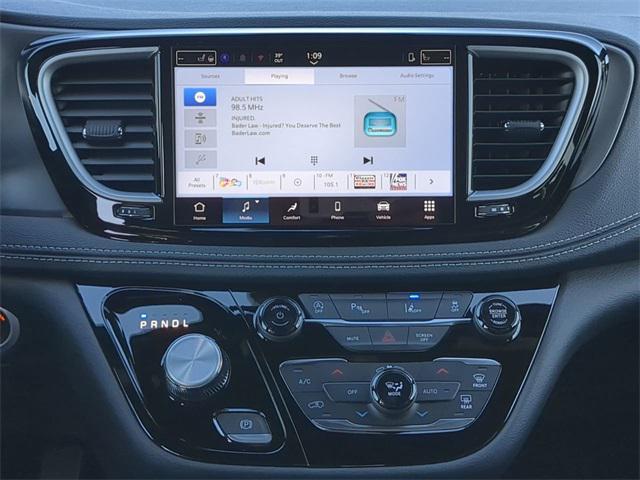 new 2025 Chrysler Pacifica car, priced at $38,615