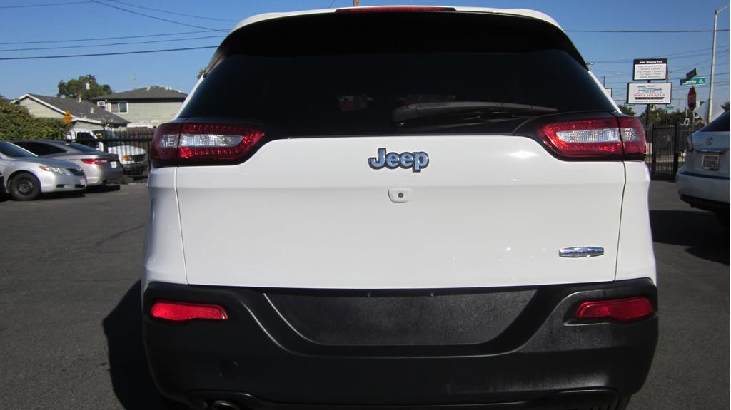 used 2018 Jeep Cherokee car, priced at $10,995