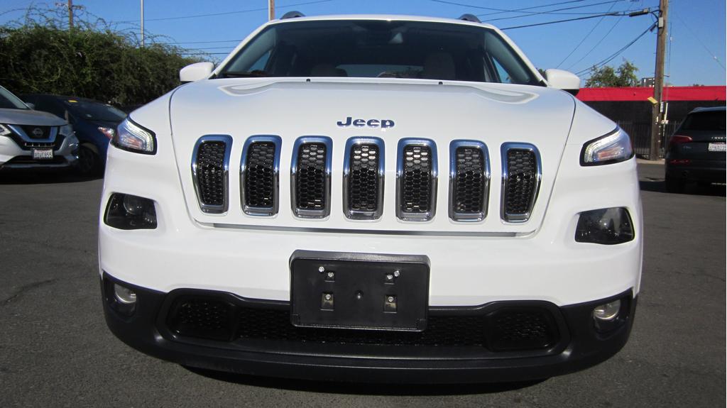 used 2018 Jeep Cherokee car, priced at $10,995