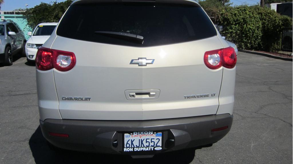 used 2010 Chevrolet Traverse car, priced at $5,995