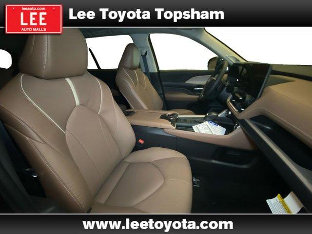 new 2025 Toyota Grand Highlander car