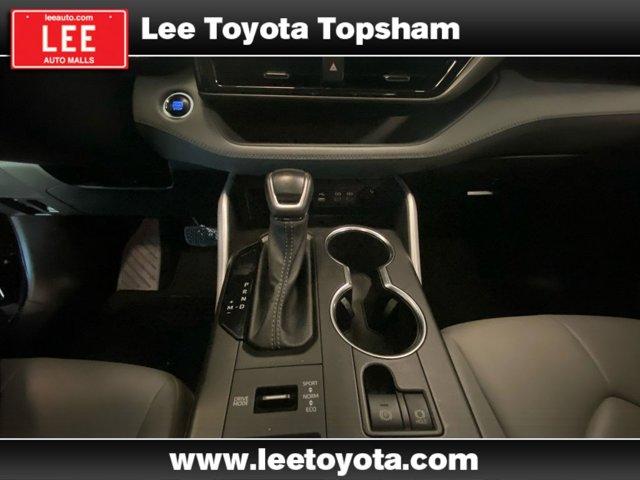 used 2022 Toyota Highlander car, priced at $34,716