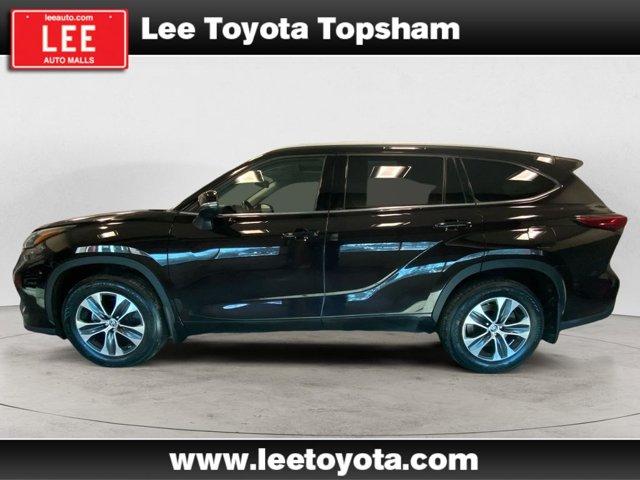 used 2022 Toyota Highlander car, priced at $34,716