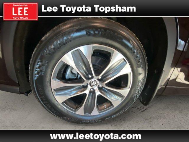 used 2022 Toyota Highlander car, priced at $34,716