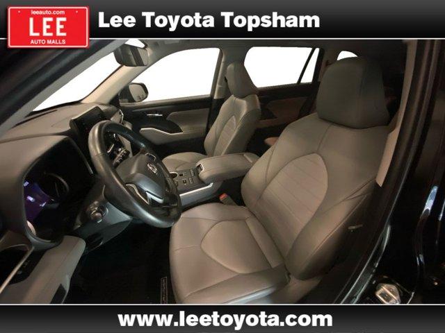 used 2022 Toyota Highlander car, priced at $34,716